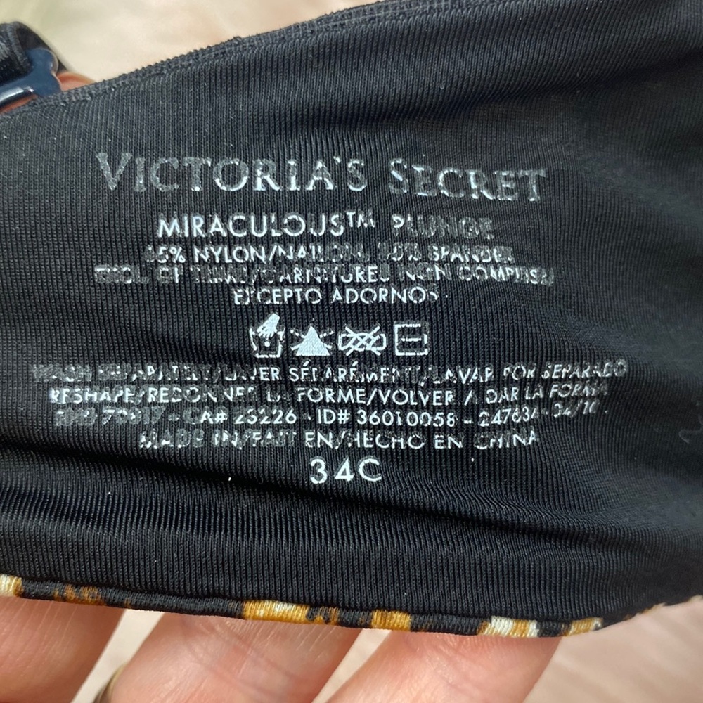 Victoria’s Secret miraculous plunge 34C super push-up - Picture 2 of 4